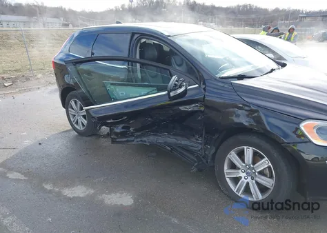 2017 Volvo Xc60 T5 Inscription z USA, uszkodzony, nr VIN YV440MDU1H2148967